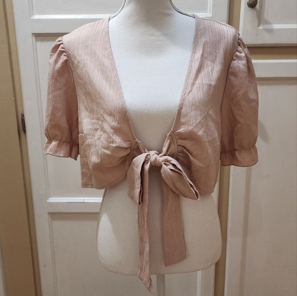 SHEIN Women's Tie Front Ruffle Puff Sleeve   Boho Inspired Crop Top NWOT ✨️ - Picture 9 of 11